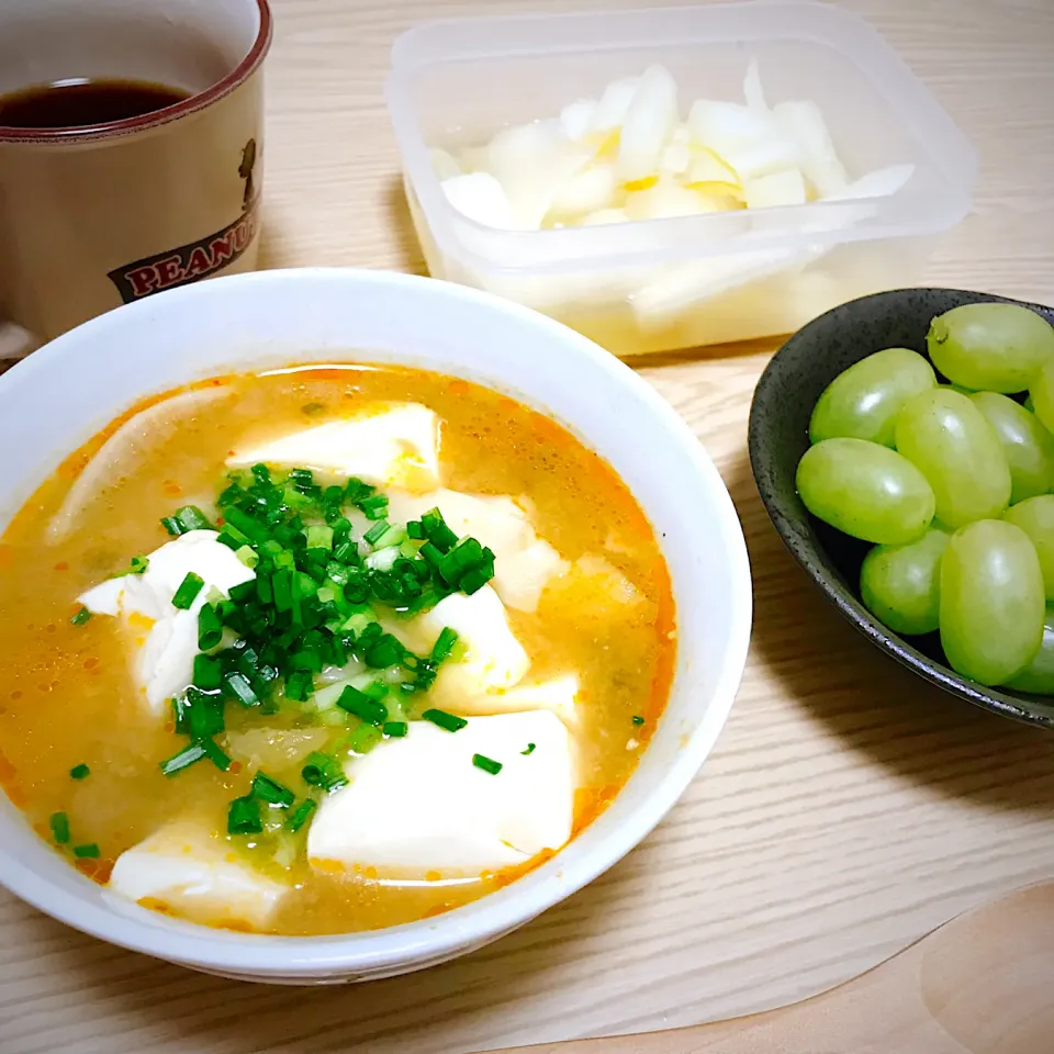 Snapdishの料理写真:チゲ風豆腐煮込み|うかちゃおんさん