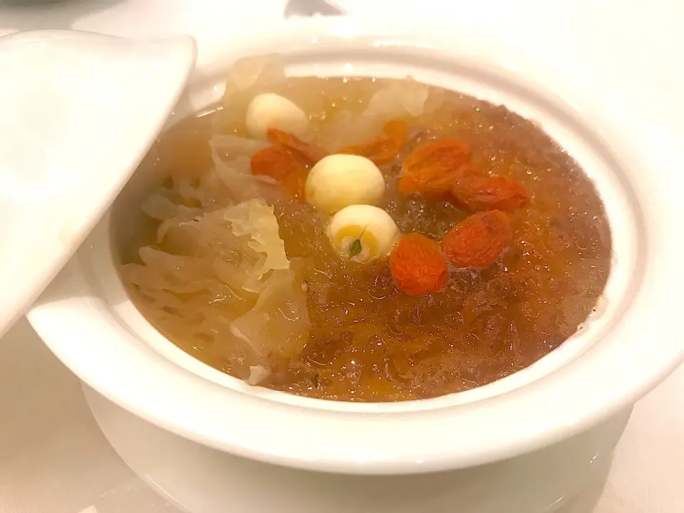 Double boiled peach resin, red lotus and white fungus|Sky Blueさん