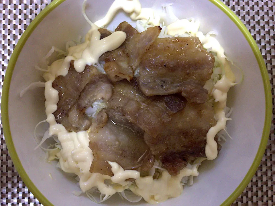 豚肉生姜炒め(ハーフ)丼|ばーさんさん