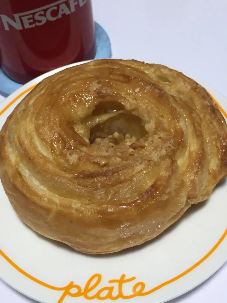 朝は、アーモンドバターデニッシュ🥐|Kojiさん