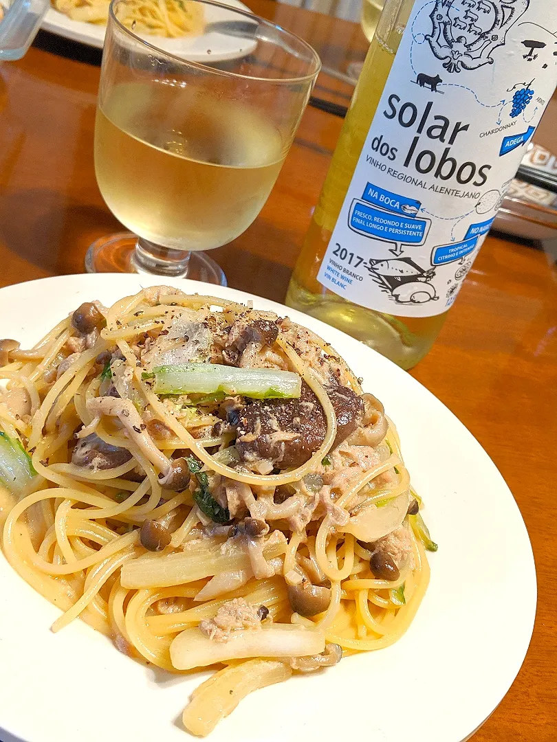 Snapdishの料理写真:きのことツナと白菜の和風パスタ|あきおぐさん