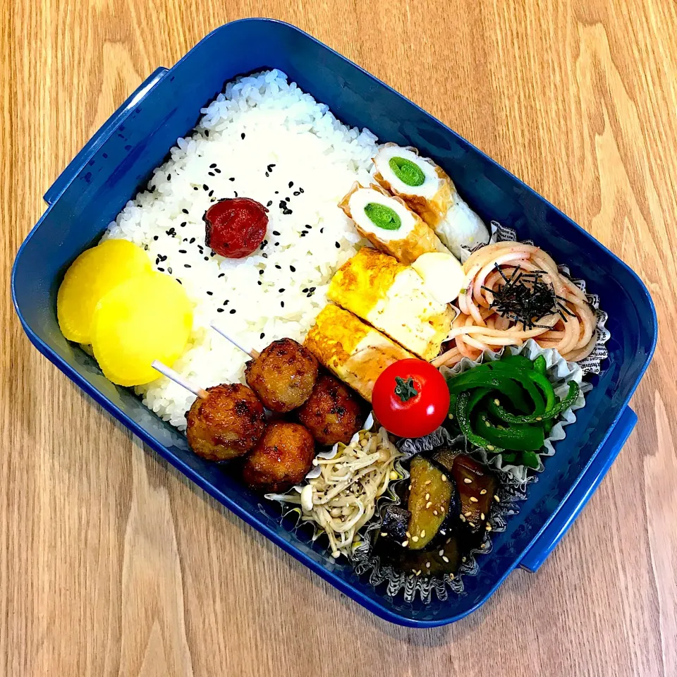 Snapdishの料理写真:なにがメインかわからない弁当🍱|ちぃさん