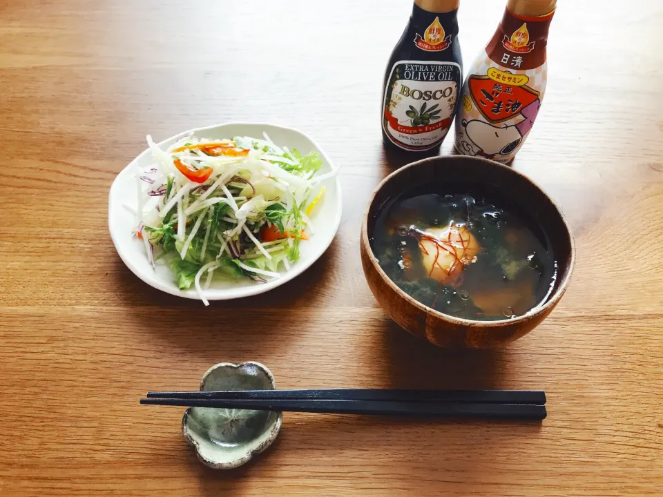 Snapdishの料理写真:ごま風味お味噌汁🌼|みかん🍊さん