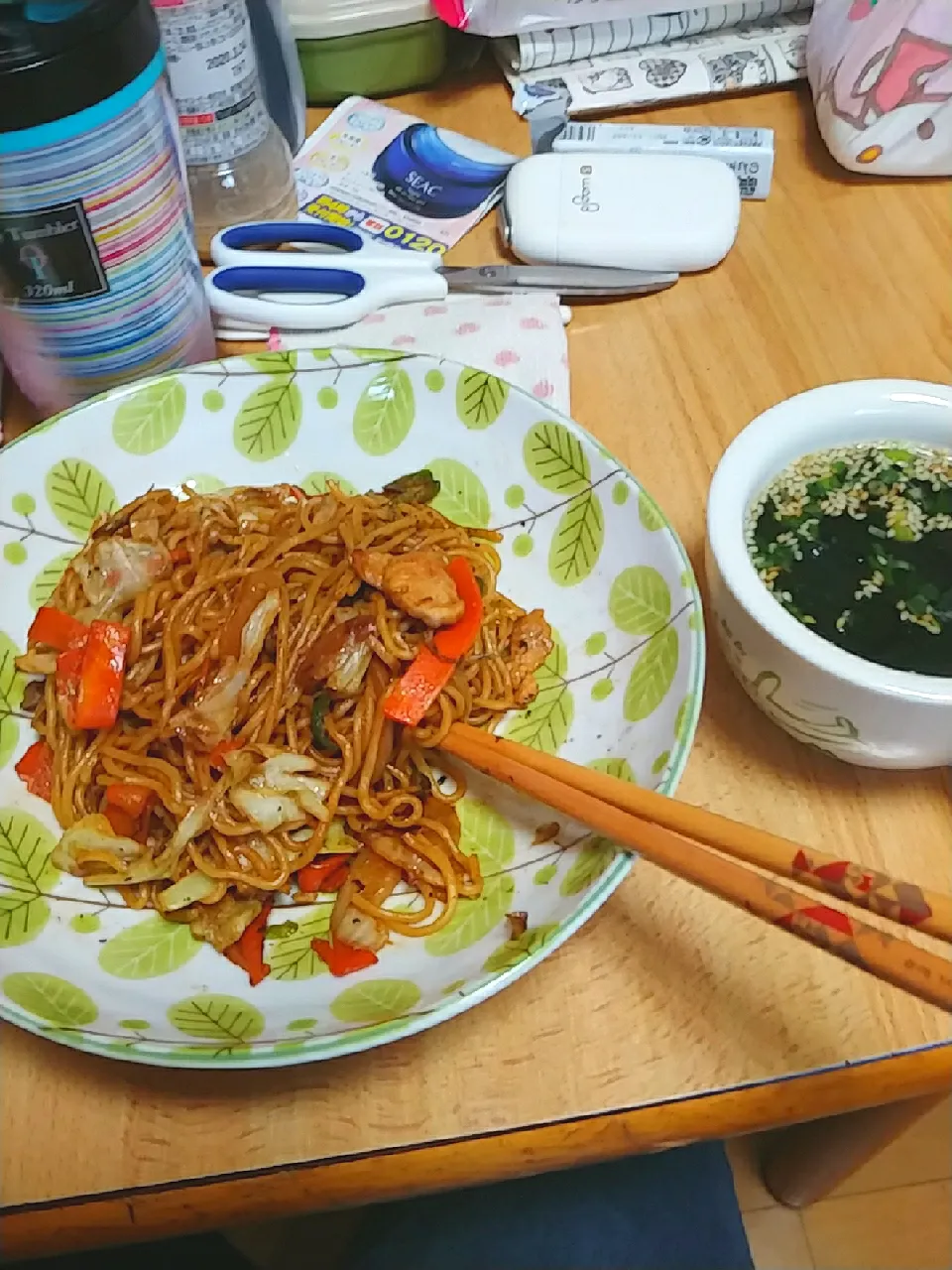 焼きそばとワカメスープです。|理絵さん