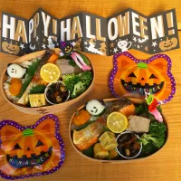 Snapdishの料理写真:🍱2019年10月31日(木曜日) ☀️                    🎃ハロウィン👻    鮭の塩焼き、 ブロッコリーマヨ胡麻和え、ひじきの五目煮、 親芋煮っころがし、 ねぎ入り玉子焼き、 蒲鉾に大葉＆梅しそ、 スイート南瓜、 👻小にぎり、カントリーマアム|mutsumi☺︎さん