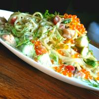 秋鮭とイクラの親子パスタはアボカド柚子胡椒クリームソース～🎵うまい