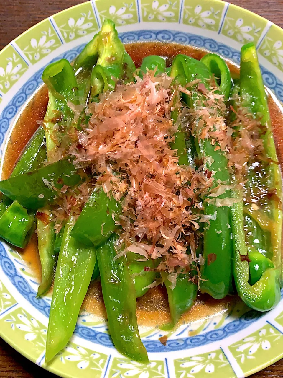 Snapdishの料理写真:ジャンボピーマンの麺つゆ炒め|きよっさんさん