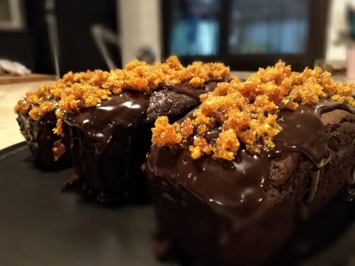 Caramel crunch chocolate pound cakes|Farid Toulanさん