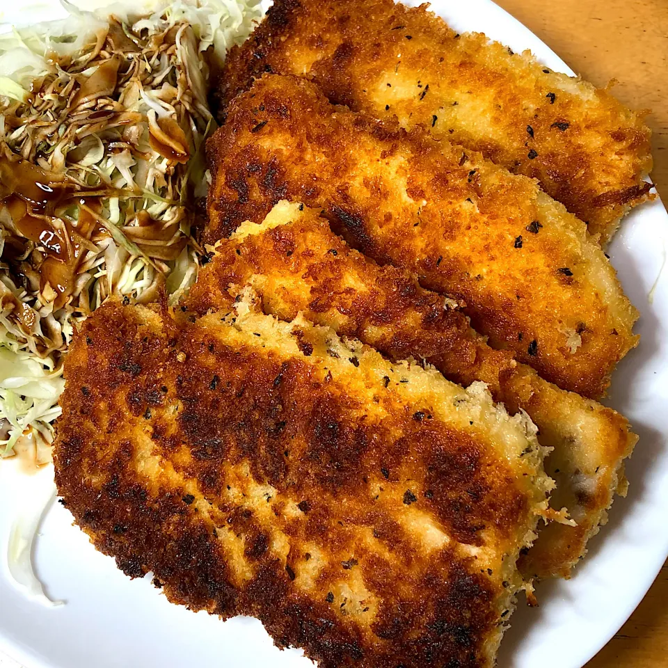 Snapdishの料理写真:めんちゃんさんの料理 カジキマグロのチーズパン粉焼き〜台湾産のメカジキで😁|Makokoさん