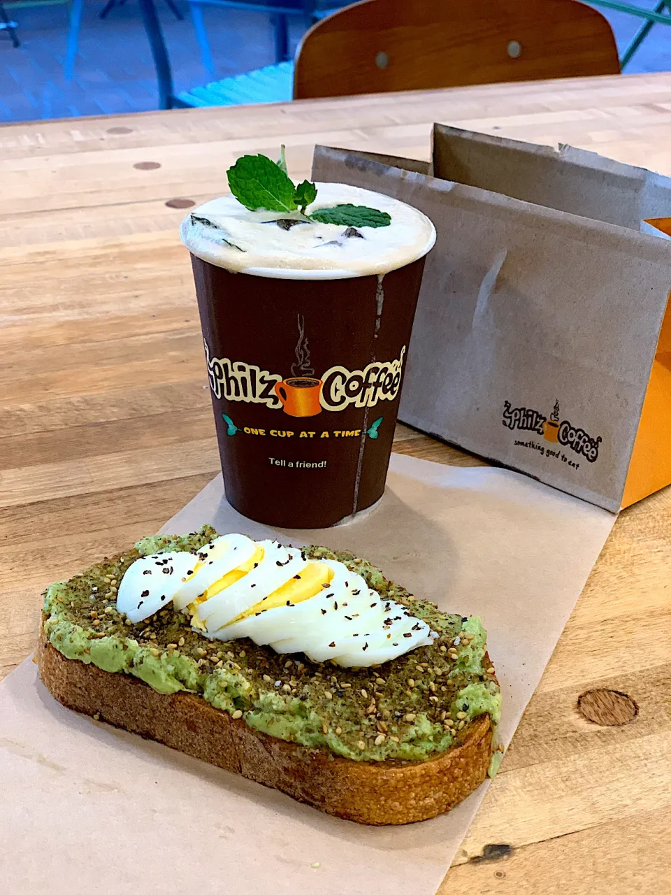 Avacado toast + Mojito coffee|YaoYaoさん