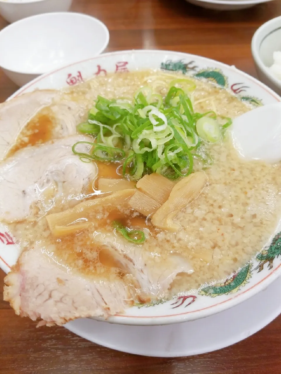 背脂ラーメン|あらたさん