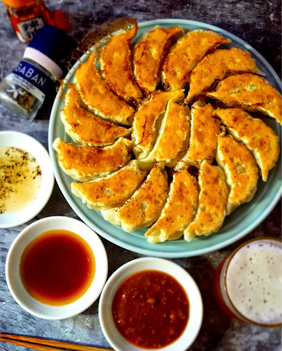 餃子　Gyoza|庄子 弥さん