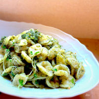 イタリア土産のマンマのオキエレッテとバジルと茶葉のジェノベーゼ