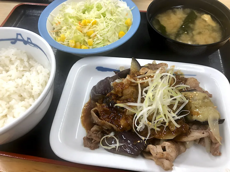 牛焼肉と茄子のにんにく味噌定食|T. Wonderさん