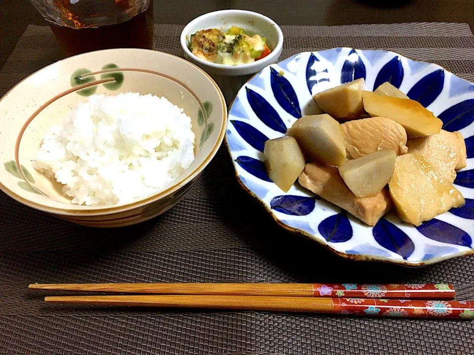 Snapdishの料理写真:里芋と鶏むね肉のうま煮、パプリカとブロッコリーのチーズ焼き|ちぐあささん