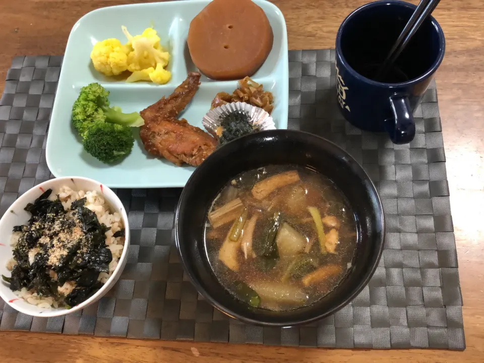 Ohana朝食、大根煮、大根の皮のきんぴら、鷄南蛮焼き、わかめごま油炒め(橋本マナミさんの貧乏飯)、冬瓜スープ|Ohanaさん