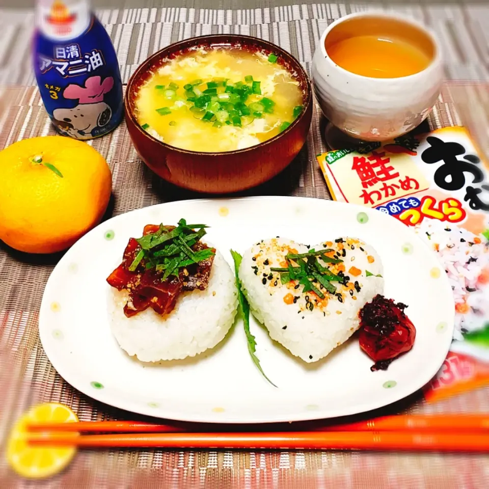 🍁昨夜のまぐろの残りを漬けに~
　まぐろの漬けのっけ盛りおにぎり
🍁おむすび山でハ－トのおにぎり
🍁昨夜の豚しゃぶリメイク
　かき玉汁|yukaringoさん