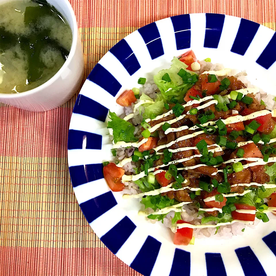 ピリ辛サラダ豚丼♡|まゆかさん