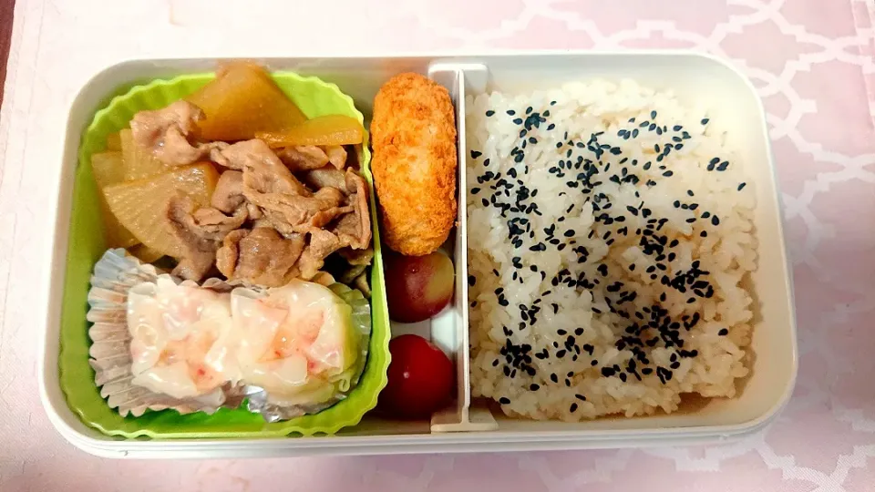 大根と豚肉の煮物❤️旦那さんお弁当🎵😊|かおるcitronさん