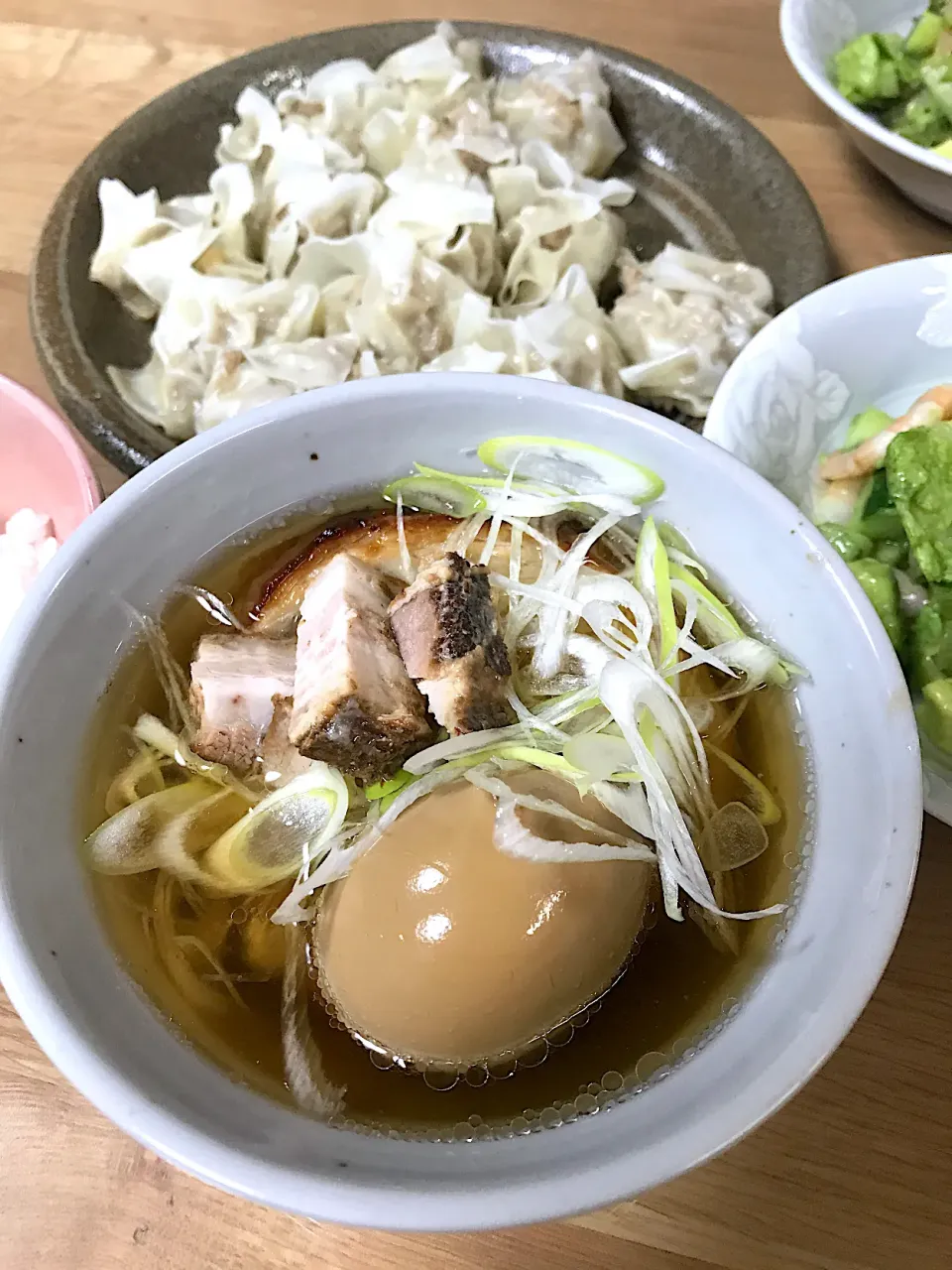 Snapdishの料理写真:チャーシュースープ♡ 手作り焼売♡|yumikoさん