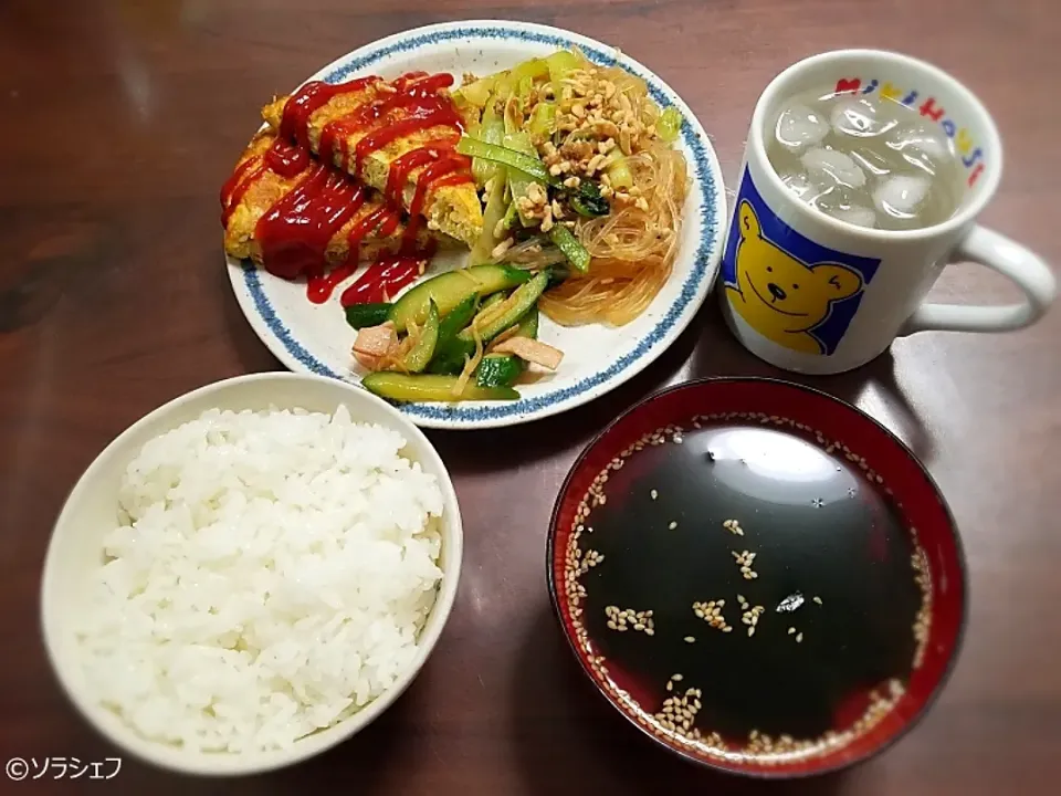 昨日の晩ご飯だよ(*^^*)
★麻婆春雨
★キャベツとツナのオムレツ
★炒めきゅうり
★わかめスープ|ソラシェフさん