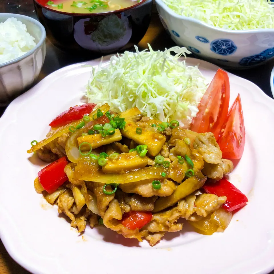 Snapdishの料理写真:【豚肉と野菜のピリ辛炒め♪】|ristorante_sallyさん