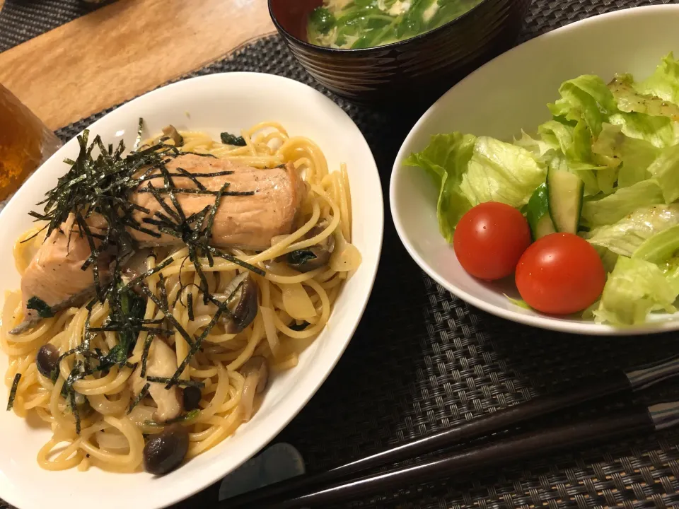 鮭とキノコとほうれん草の醤油バタースパゲッティ🍝|Sakikoさん