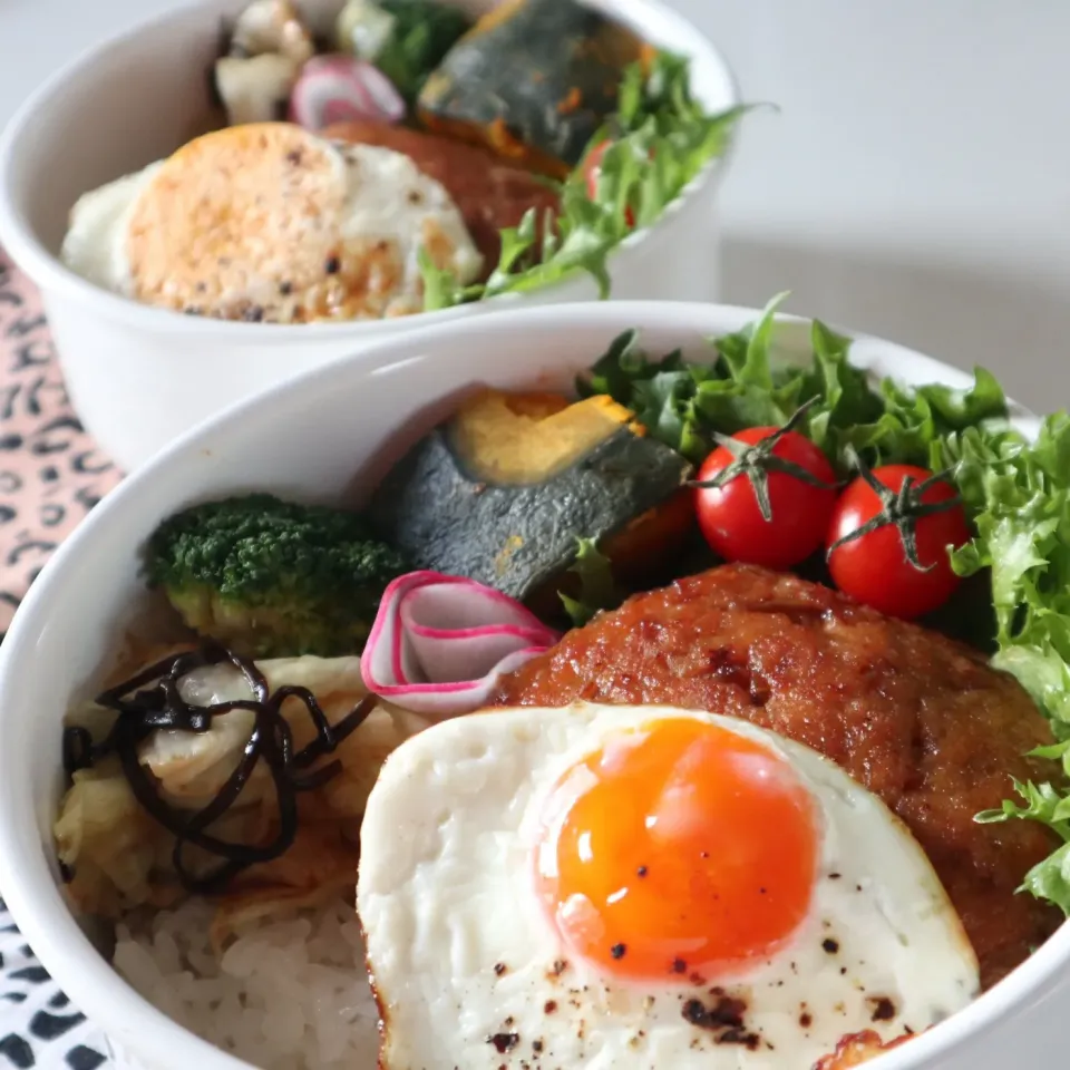 Snapdishの料理写真:中学生男子年子弁当🍱ロコモコ丼|なかじー。さん