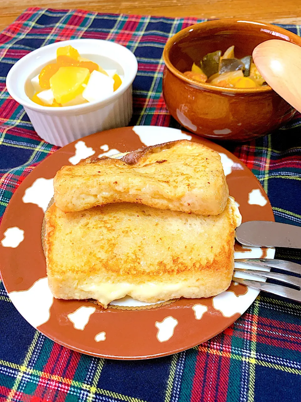 チーズフレンチトーストで朝ごはん🍴|❁︎na--na❁︎Nさん