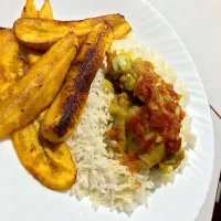 Snapdishの料理写真:Arroz maduro y pollo estofado|Magnate Cristhian🍤さん