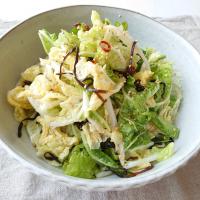 白菜の葉っぱだけ塩昆布和え