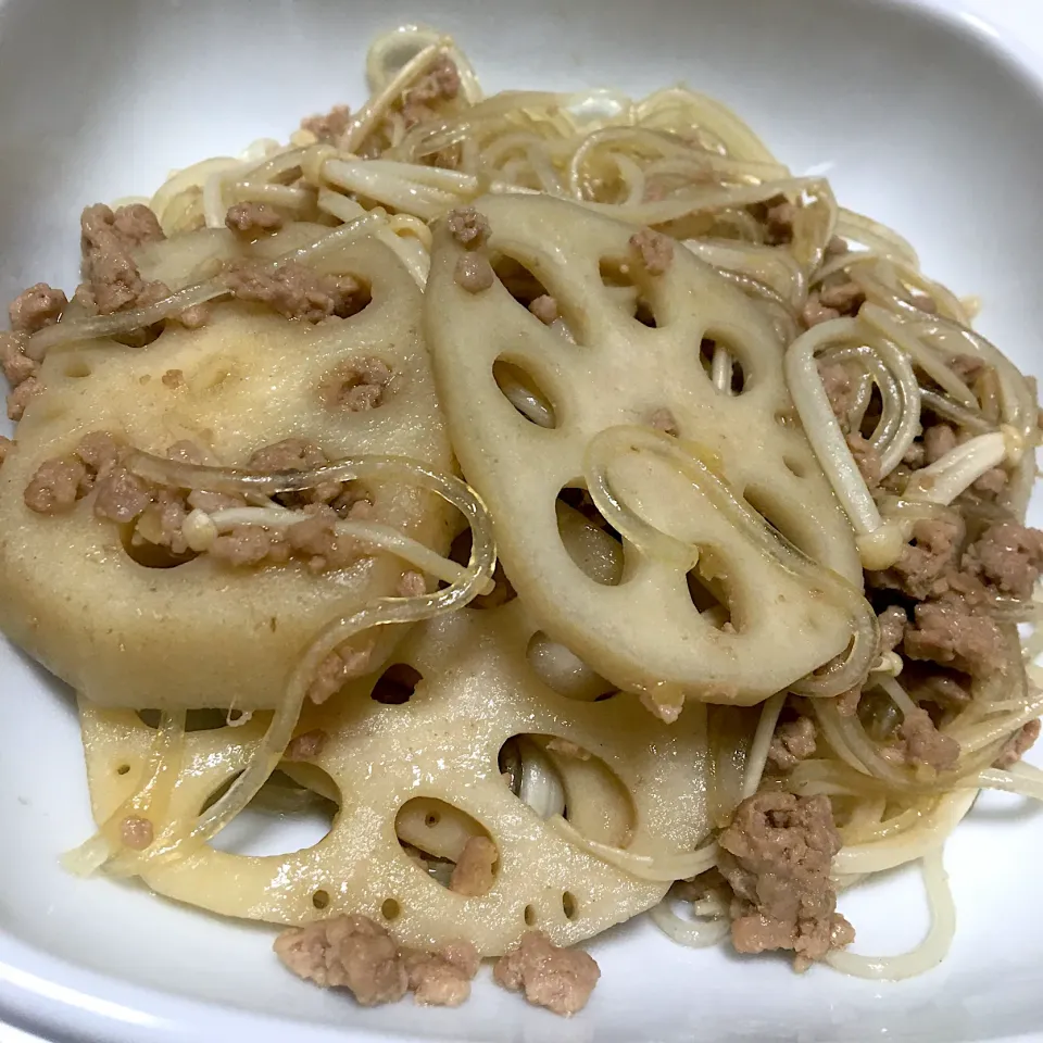 れんこんと春雨のそぼろ炒め煮|まちゃこさん