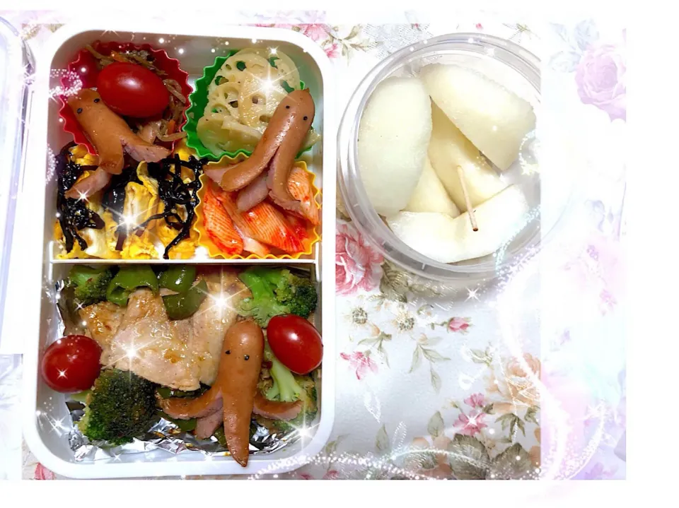 タコさんウィンナーとカラフルお野菜のお弁当♡梨付き|saraさん