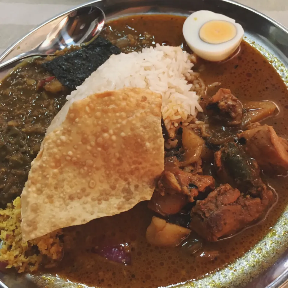 Snapdishの料理写真:鶏と豆のダブルカレー#京都スパイスカレー#関西スパイスカレー#スパイスの奥深き世界|七海さん