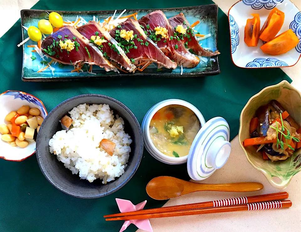 鰹のタタキをメインに🐟💕🍚✨|めぐぐさん