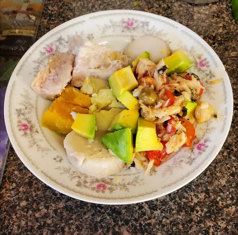 Root Vegetables with Cod Fish Salad Drizzle With Olive Oil Fresh Avocado|Frank Ortizさん