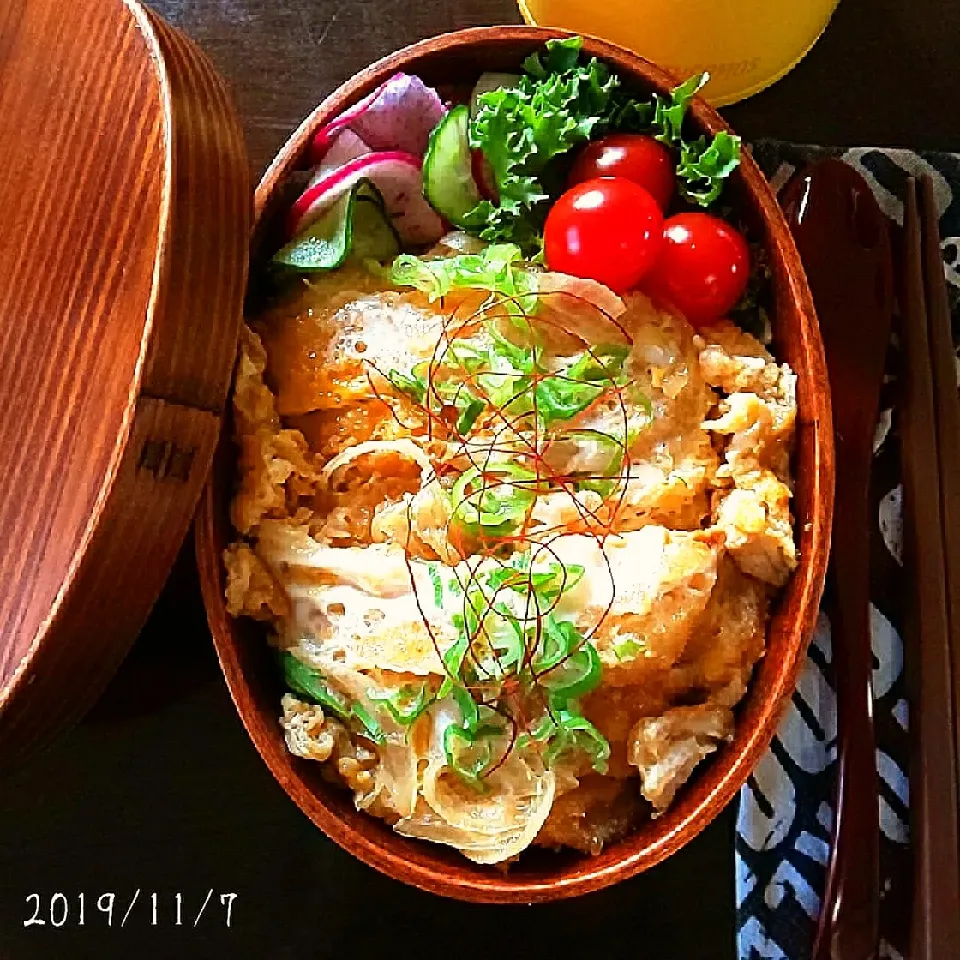 チキンカツでカツとじ丼弁当|misakiさん