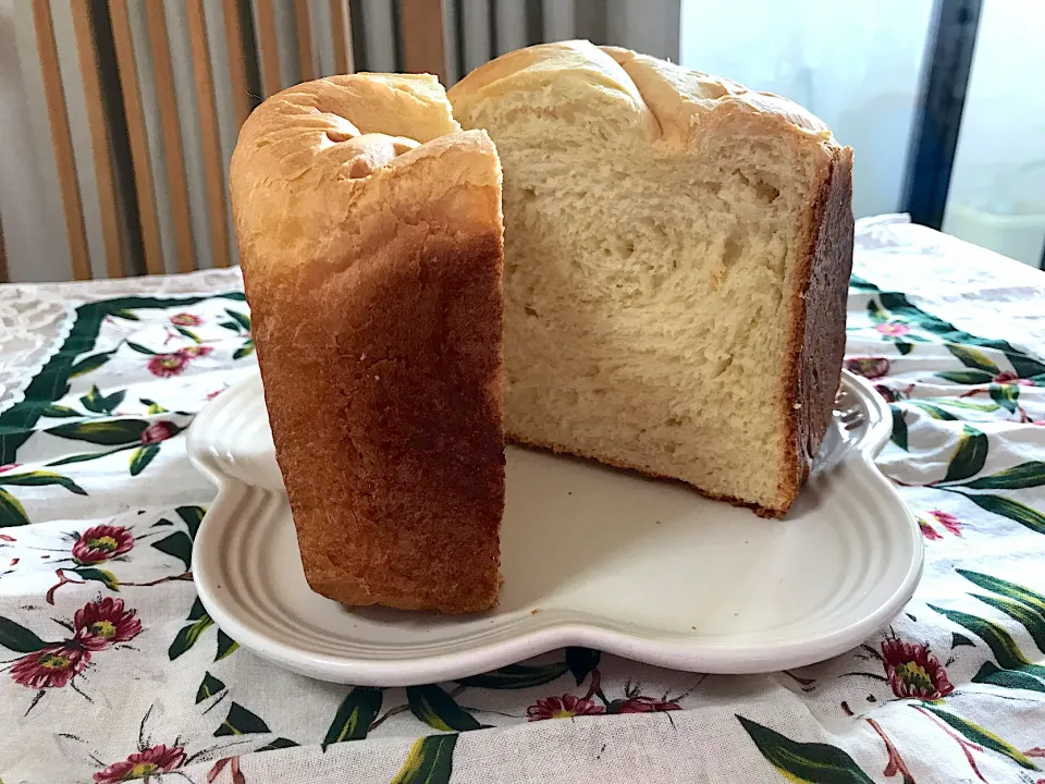 Snapdishの料理写真:HBでメープル生クリームパン🍞|えいぽんさん