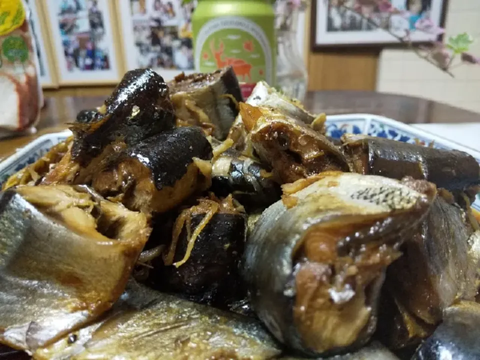 秋刀魚の甘露煮
明日は立冬❗️圧力鍋で調理したので骨を感じないです。一口サイズ麦酒すすみます|ゆみちゃんさん