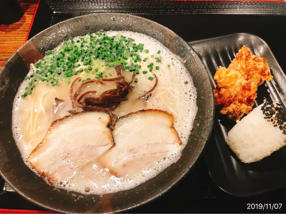 拉麺専門店えん　　ラーメン&おにぎり🍙唐揚|コージ💫さん