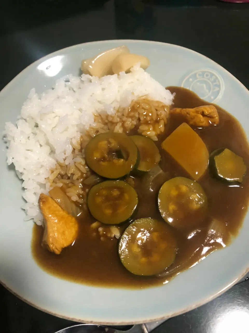 Snapdishの料理写真:ズッキーニカレー|Yuiさん