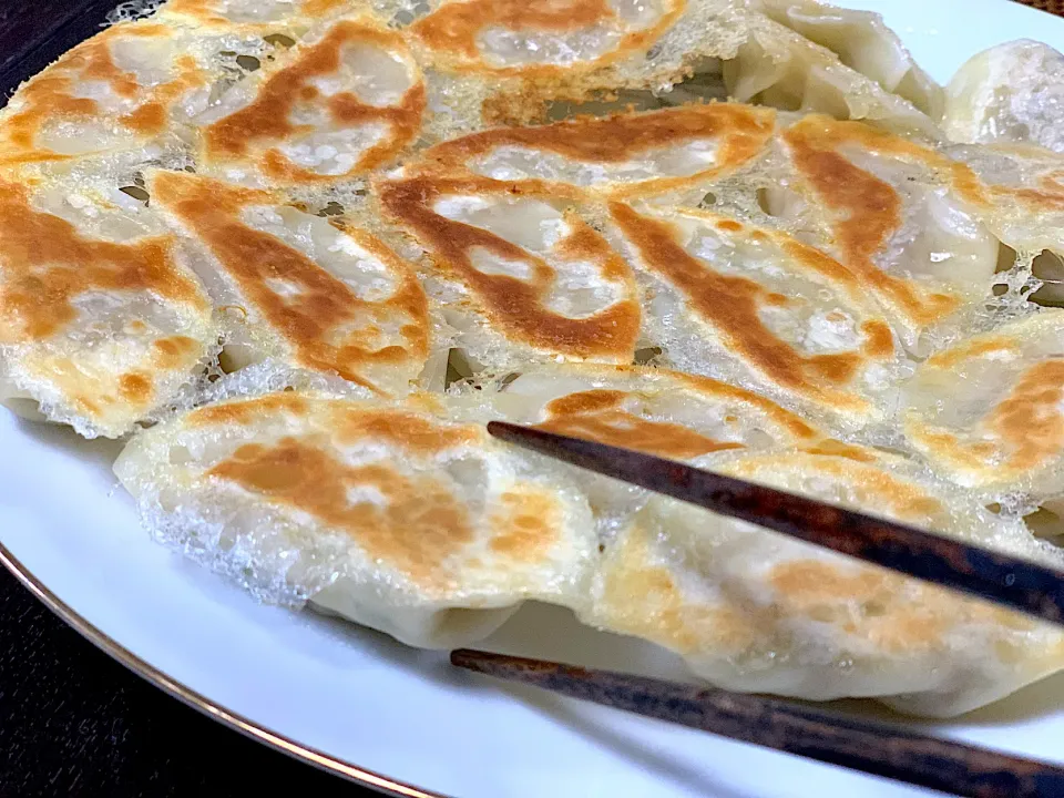 Snapdishの料理写真:Cabbage & chicken gyoza|yeni kartikasariさん