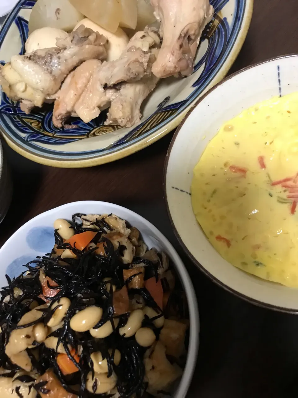 11月7日晩ご飯。手羽元と大根煮、ひじき煮、レンチン茶碗蒸し、お味噌汁。|あやさん