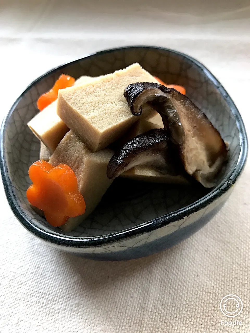 大好きな高野豆腐❤️ 椎茸を一緒にすると良いお出汁が出ました☺️❣️|めぐぐさん