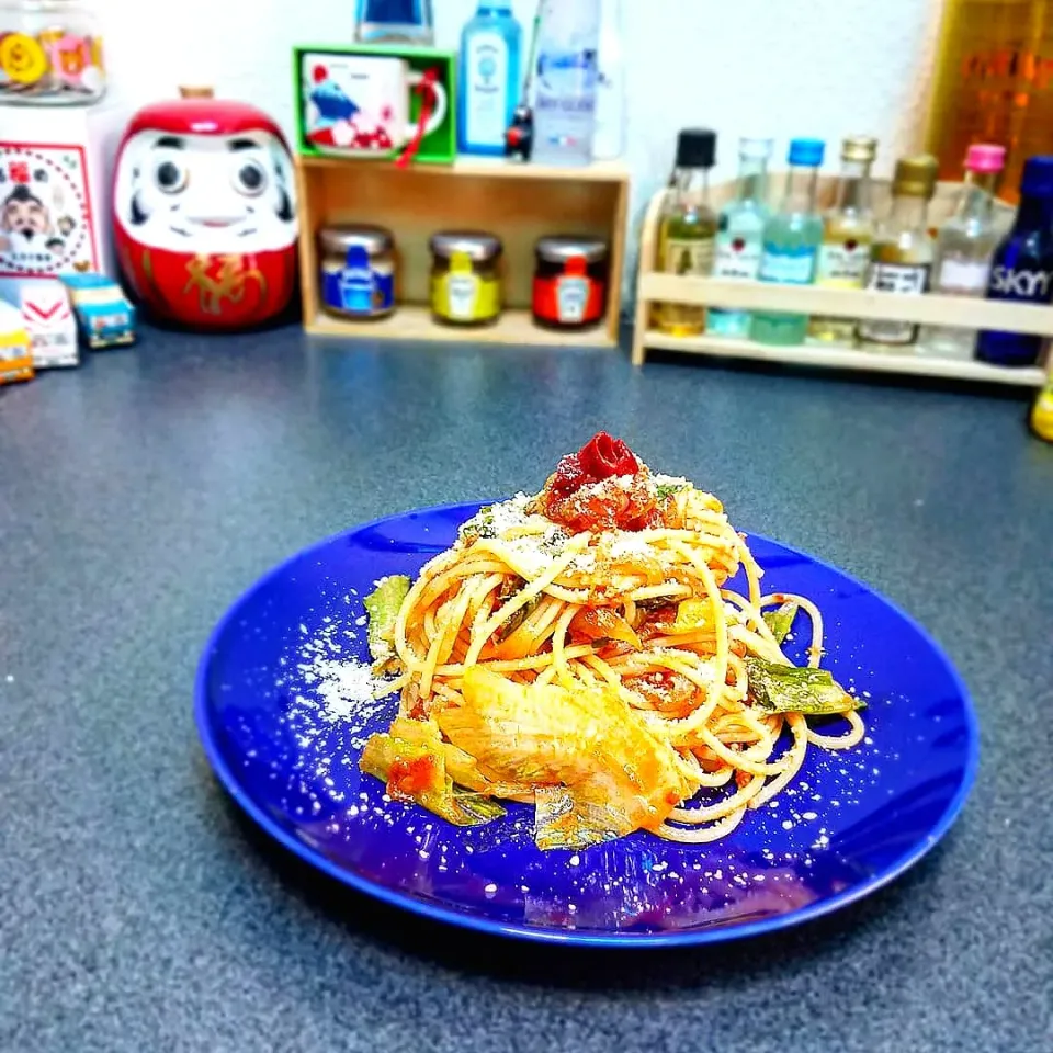 Snapdishの料理写真:無農薬レタスを使った トマトパスタ🍝|masaki .fさん