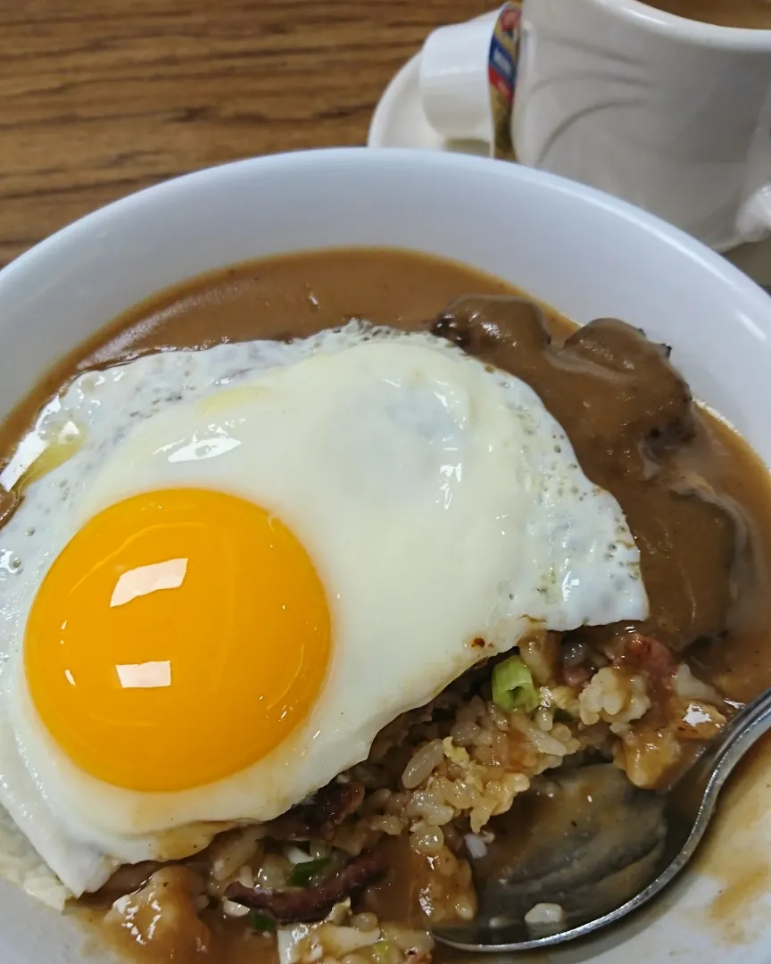 Snapdishの料理写真:ふりかえりハワイごはん🌴ロコモコ🍳|しまだ ちえこさん