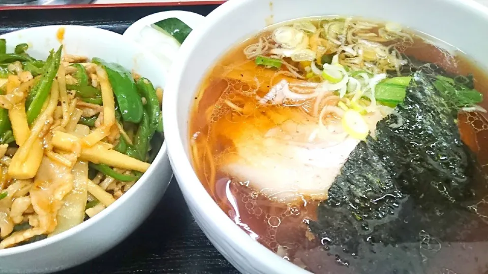 【1982年創業】
【価格改訂】
中華 ひろし
（半）青椒肉絲丼と
ラーメンの8番セット
＠下板橋、大山
19214|大脇さん