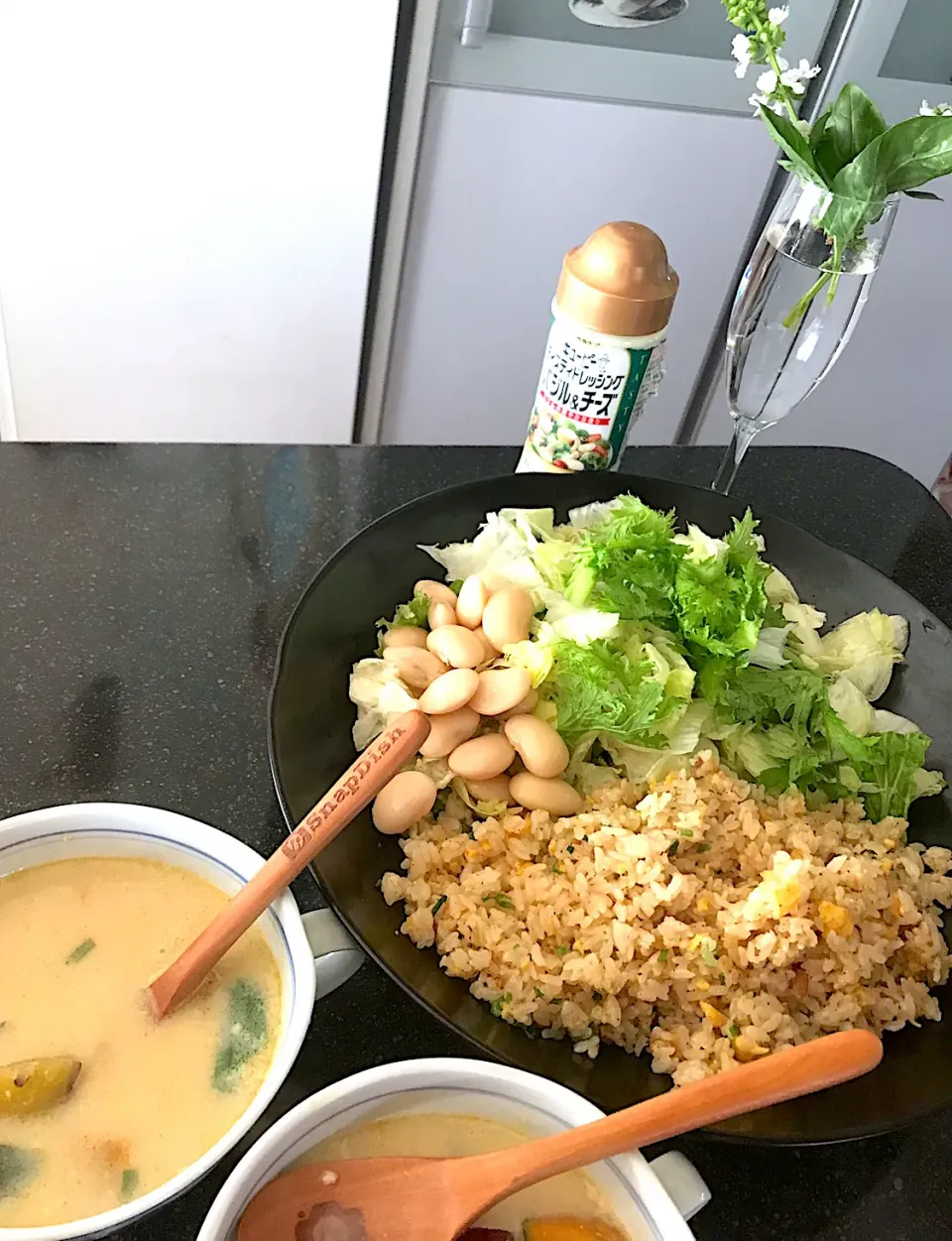 Snapdishの料理写真:レタスチャーハンと根菜ミルクスープ|シュトママさん