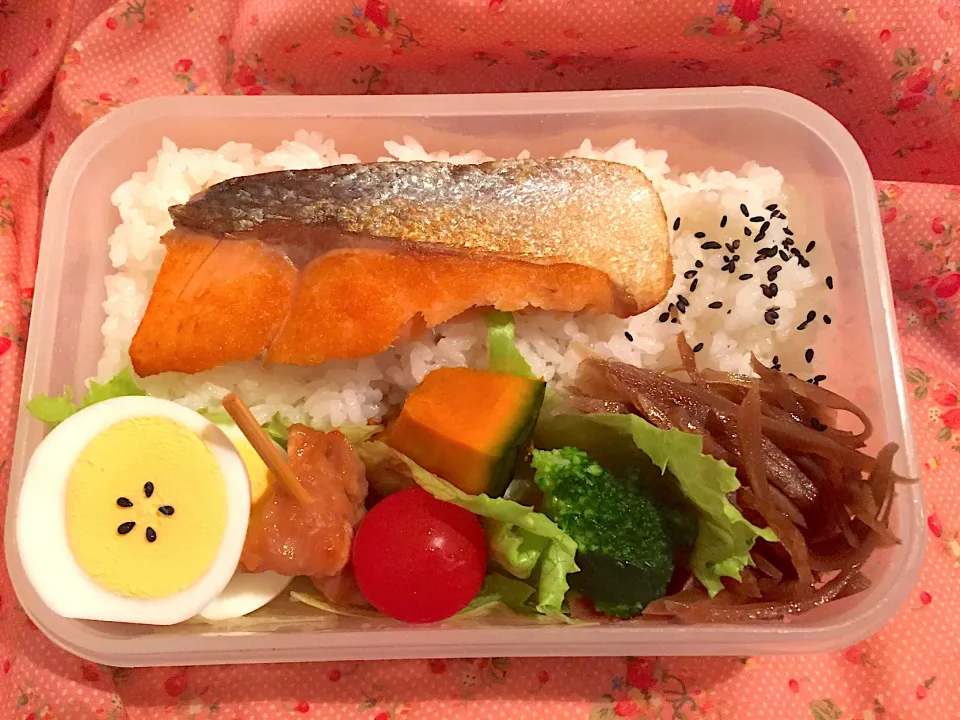 2019年11月                                            旦那さんのお弁当🍱👨‍✈️👨‍🔧👷🏻‍♂️🚊💞✌️💪🏼🇹🇭|Kodomo Cookingさん