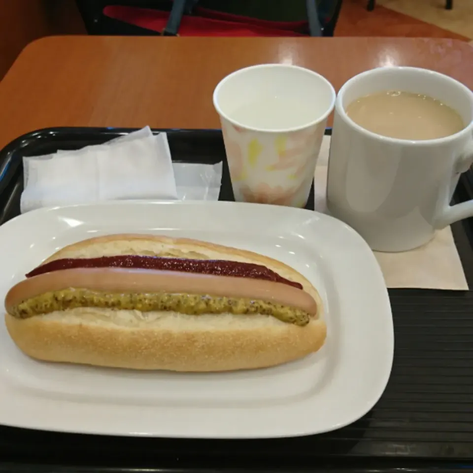 Snapdishの料理写真:ベローチェ☕🌭|しまだ ちえこさん